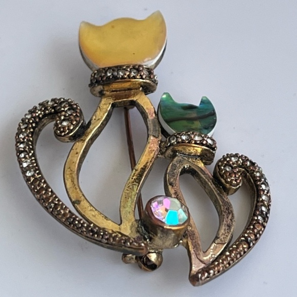 Worthington Cats Brooch Yellow Green Lucite 1980's